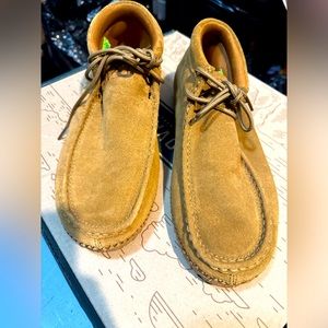 Twisted X men’s chukka boot in 10.5 New